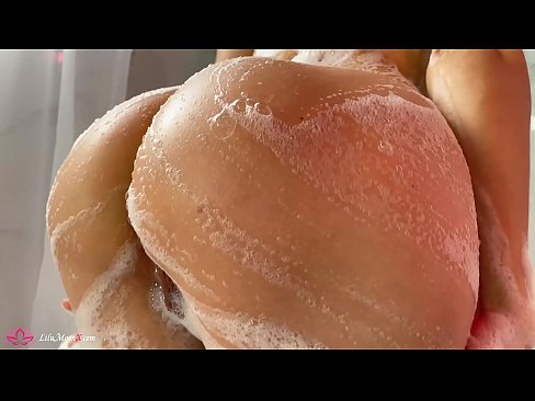 ❤️ 布鲁内特在淋浴时用振动器自慰阴部达到强烈的高潮 ️ Sex video❌️❤